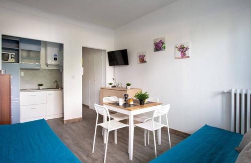 Cros-de-Cagnes Apartment | Beautiful apartment for 2 people with WIFI, A/C, TV and terrace