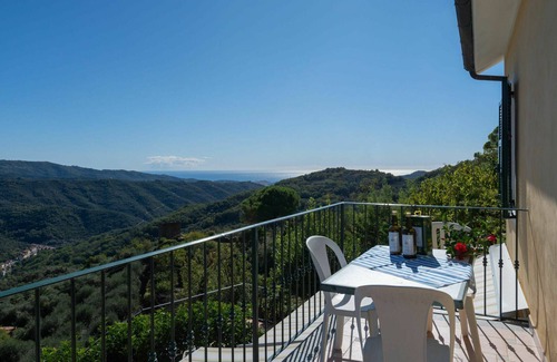 Valloria Apartment | Beautiful apartment for 30 people with A/C, pool, WIFI, hot tub, TV and patio