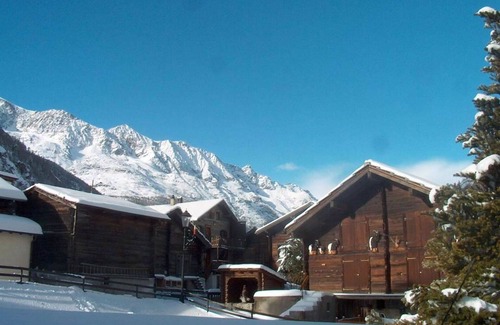 Saas Almagell Apartment | Beautiful apartment for 3 guests with WIFI, hot tub, TV and balcony