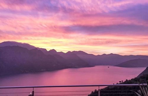Riva di Solto Apartment | Beautiful apartment for 5 people with hot tub, WIFI, TV, patio and pets allowed