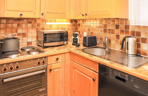 Noveli Apartment | Beautiful apartment for 6 people with WIFI, TV, balcony and pets allowed