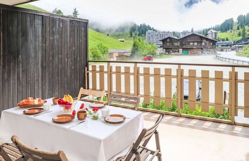 Noveli Apartment | Beautiful apartment for 6 people with WIFI, TV, balcony and pets allowed
