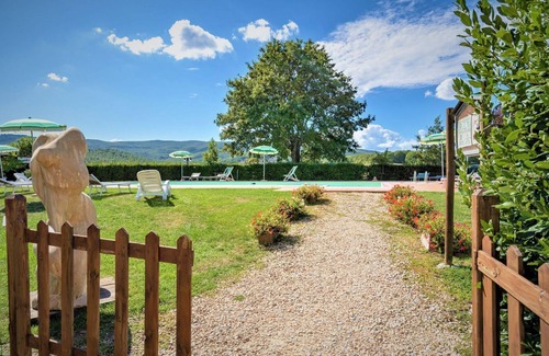 Casole d'Elsa House | Beautiful apartment in villa for 6 people with pool, WIFI, TV, patio and panoramic view