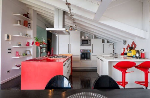 Albisola Superiore Apartment | Beautiful apartment for 6 people with WIFI, pool, TV, patio and pets allowed