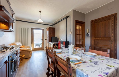 Fenis Apartment | Beautiful apartment for 4 people with pool, WIFI, TV, terrace and pets allowed