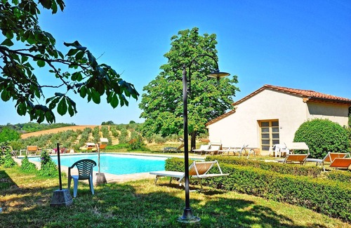 San Gimignano Apartment | Beautiful apartment for 2 guests with pool, WIFI, A/C, TV, patio and panoramic view