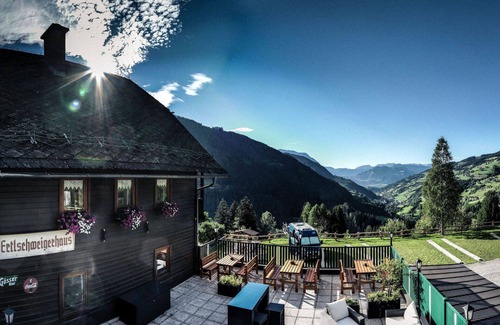 Donnersbach Apartment | Beautiful apartment for 5 guests with WIFI, TV, patio and pets allowed