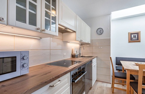 Sankt Urban Apartment | Beautiful apartment for 6 guests with WIFI, terrace and panoramic view