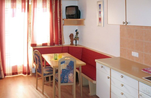 Stummerberg Apartment | Beautiful apartment for 3 people with WIFI, TV and balcony