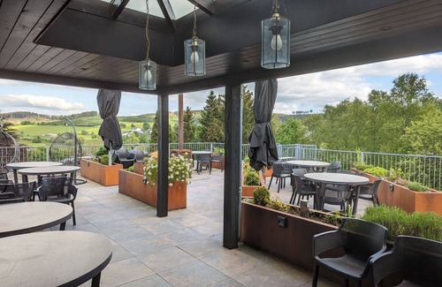 Groenebach Apartment | Beautiful apartment for 21 people with hot tub, pool, WIFI and terrace
