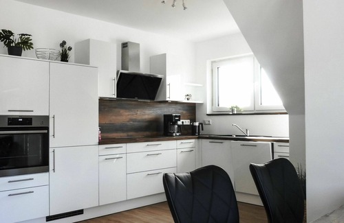 Helden Apartment | Beautiful apartment for 4 people with WIFI, TV, balcony and pets allowed