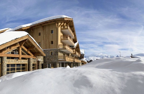 Viel-Alpe Apartment | Beautiful apartment for 8 people with pool, hot tub, WIFI, TV, balcony, pets allowed and parking