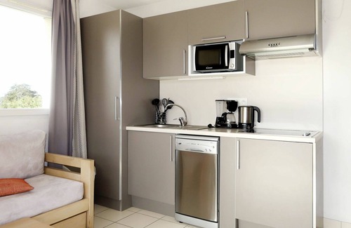 Frehel Apartment | Beautiful apartment for 4 people with WIFI, pool, TV, terrace and pets allowed