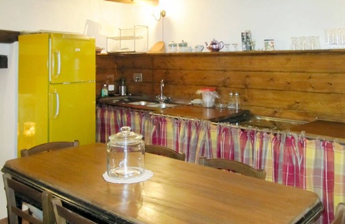 Pian di Sco House | Beautiful apartment in villa for 4 people with WIFI, pool, TV and terrace