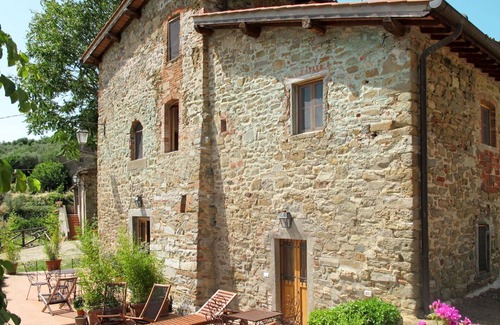 Pian di Sco House | Beautiful apartment in villa for 4 people with WIFI, pool, TV and terrace