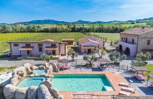 Guardistallo Apartment | Beautiful apartment for 4 people with WIFI, pool, A/C, patio, pets allowed and panoramic view