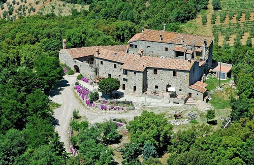 Roccastrada Villa | Beautiful apartment in villa for 4 guests with WIFI, TV and terrace