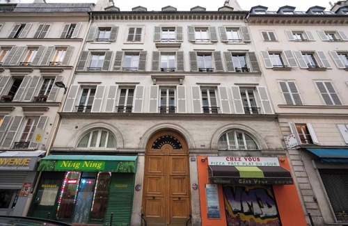 Quartier de la Porte-Saint-Denis Apartment | Beautiful Apartment at Gare de L'est Republique