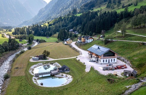 Solk Apartment | Beautiful apartment for 4 guests with hot tub, WIFI, TV and patio