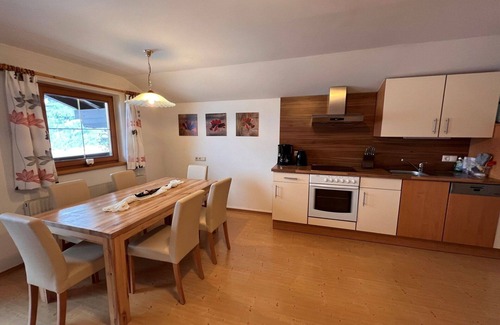 Piesendorf Villa | Beautiful apartment in villa for 5 guests with WIFI, TV and terrace