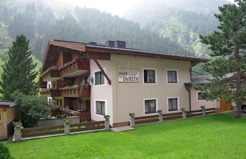 Plangeross Apartment | Beautiful apartment for 5 guests with WIFI, TV, terrace and pets allowed