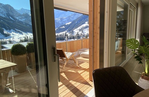 Adelboden Apartment | Beautiful apartment for 6 people with WIFI, TV and balcony