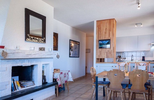 Salins Apartment | Beautiful apartment for 6 guests with WIFI, TV and balcony