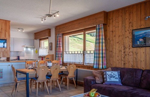 Salins Apartment | Beautiful apartment for 6 guests with WIFI, TV and balcony