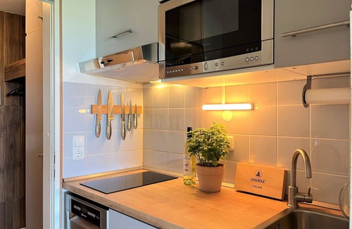 Loffingen Apartment | Beautiful apartment for 3 guests with pool, WIFI, TV, balcony, pets allowed and panoramic view