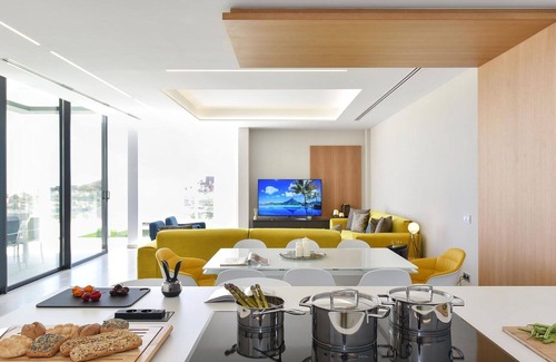 Salobre Villa | Beautiful apartment in villa with WIFI, private pool, A/C, TV, terrace and pets allowed