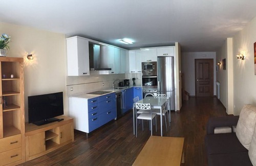 Campoo de Yuso Apartment | Beautiful apartment with lake view