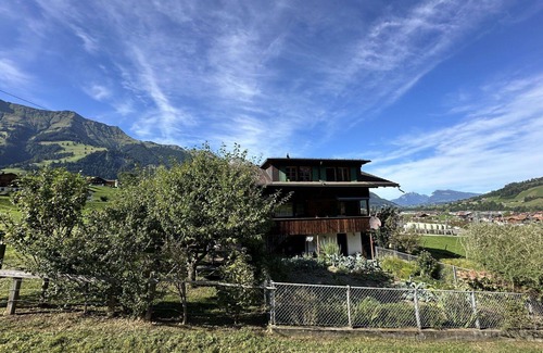 Frutigen Apartment | Beautiful apartment for 5 guests with TV and balcony