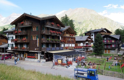Saas-Fee Apartment | Beautiful apartment for 4 people with WIFI, TV, balcony and pets allowed