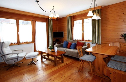 Saas-Fee Apartment | Beautiful apartment for 4 people with WIFI, TV, balcony and pets allowed