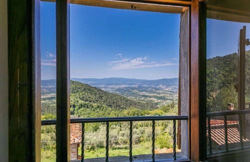 Bivio Pozzo Apartment | Beautiful apartment for 7 people with WIFI, pool, TV and panoramic view