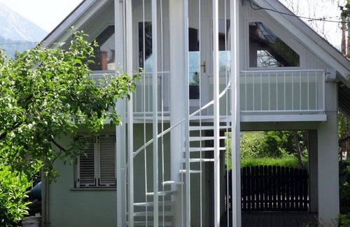 Lesce Apartment | Beautiful apartment for 4 people with WIFI, pool, A/C, TV and patio