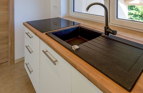Postojna Apartment | Beautiful apartment for 4 guests with WIFI, A/C, TV and panoramic view