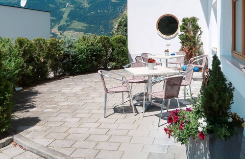 Fendels Apartment | Beautiful apartment for 4 guests with WIFI, TV, terrace, pets allowed and parking