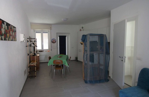 Agra Apartment | Beautiful apartment for 2 guests with WIFI, TV and pets allowed