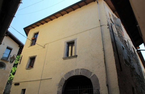 Agra Apartment | Beautiful apartment for 2 guests with WIFI, TV and pets allowed