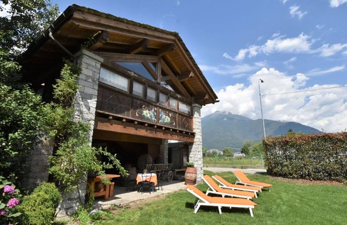 Prata Camportaccio Apartment | Beautiful apartment for 5 people with WIFI, A/C, TV, patio and pets allowed