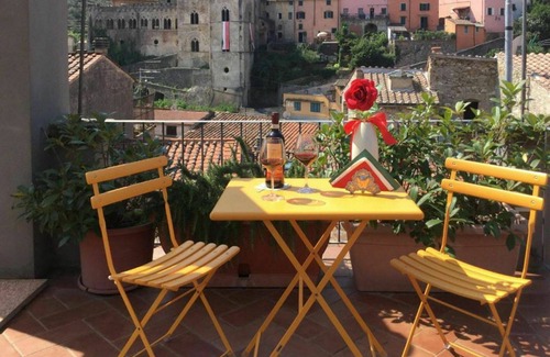 Buti Apartment | Beautiful apartment for 7 guests with A/C, WIFI, TV, terrace and panoramic view