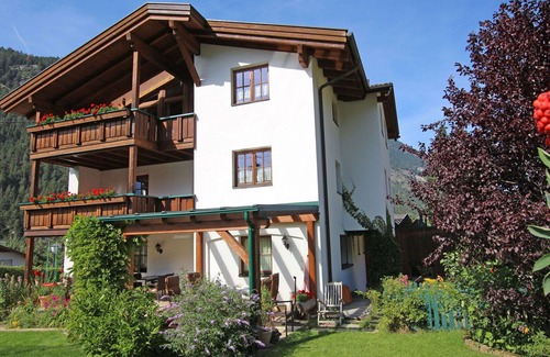 Pfunds Apartment | Beautiful apartment for 6 guests with WIFI, TV and terrace