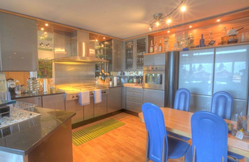 Ayent Apartment | Beautiful apartment for 8 guests with hot tub, TV and balcony