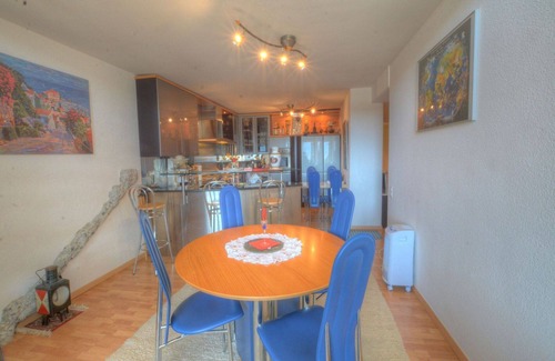 Ayent Apartment | Beautiful apartment for 8 guests with hot tub, TV and balcony
