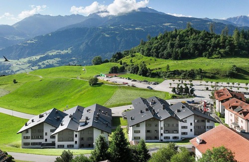 Falera Apartment | Beautiful apartment for 4 people with WIFI, pool, TV, balcony, pets allowed and panoramic view