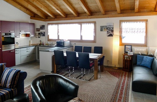 Zillis Apartment | Beautiful apartment for 7 guests with WIFI, TV, balcony and panoramic view