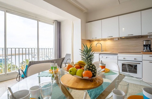 Toulon - Hyeres Apartment | Beautiful apartment for 4 people with WIFI, TV and balcony