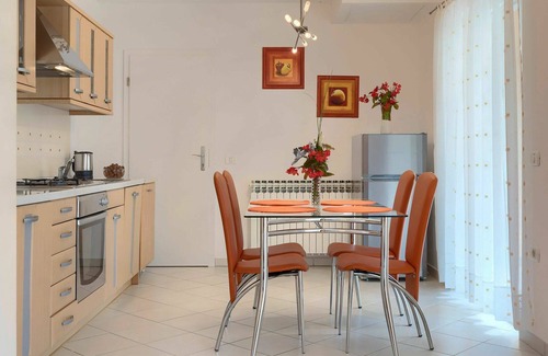 Debeljuhi Apartment | Beautiful apartment for 4 guests with WIFI, A/C, pool, TV and terrace