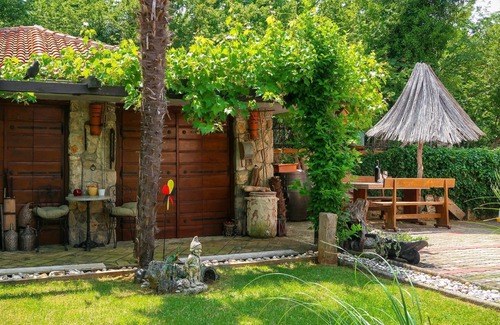 Marsici Apartment | Beautiful apartment for 6 people with A/C, WIFI, TV, patio and pets allowed